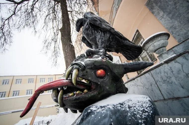 Скульптуру уже привезли в Екатеринбург