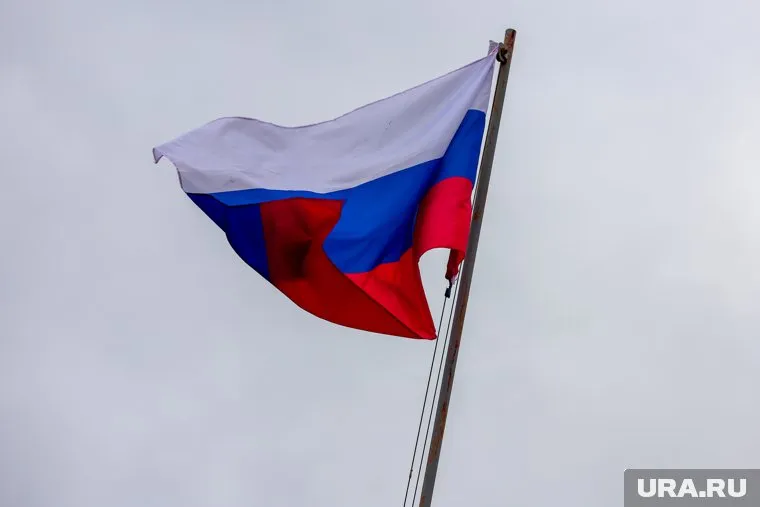 В освобожденном поселке Заря установили флаг России