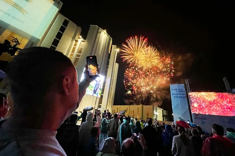 Праздничный салют. Курган 