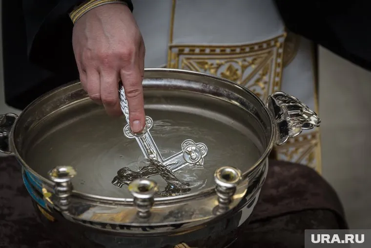 Жительница не может взять святую воду на протяжении месяца