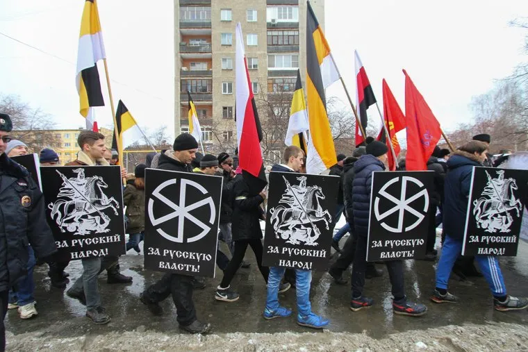 Русский марш на Уралмаше. Екатеринбург, русский марш, день народного единства