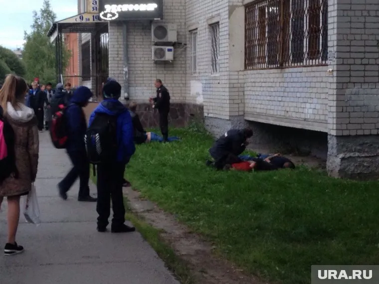 Благодаря помощи прохожего полицейские справились с хулиганами