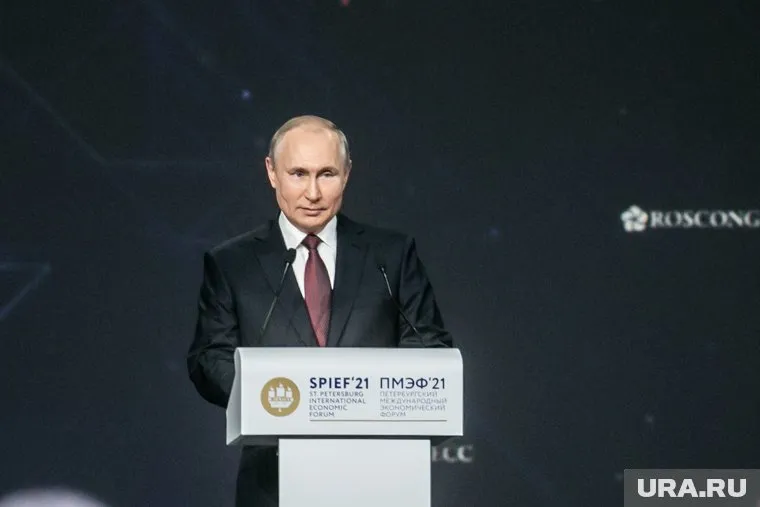 Владимир Путин заявил, что на Украине людям не дают поднять голову