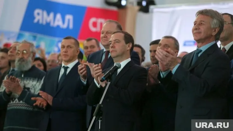 Медведев выступил на запуске третьей линии завода «Ямал СПГ»