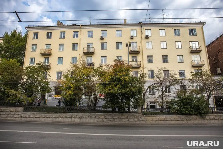 На месте этого дома хотят построить новую филармонию