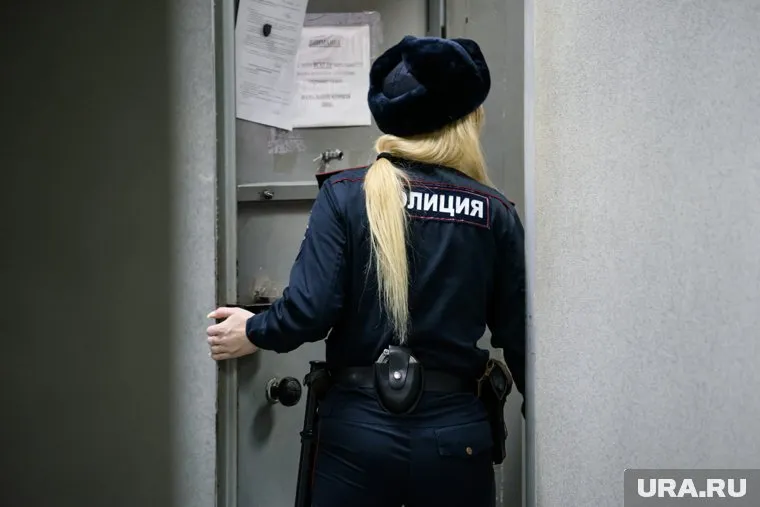 Сотрудницы полиции незаконно регистрировали мигрантов