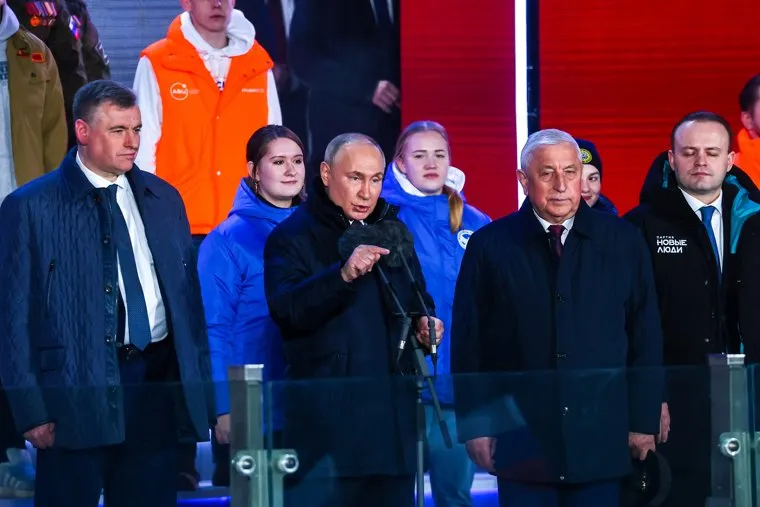 Концерт "10 лет в родной гавани, Крымская весна" на Красной площади. Москва