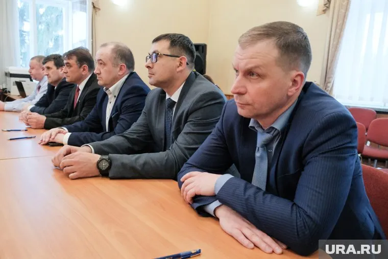 Андрей Потапов (на переднем плане) заручился поддержкой местных единороссов