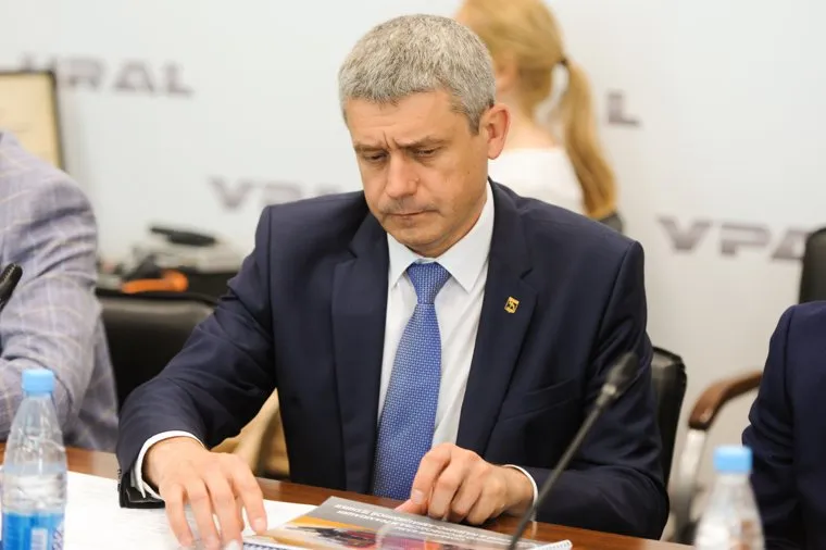 Федор Конюхов и Алексей Текслер на автозаводе Урал. Челябинская область, Миасс