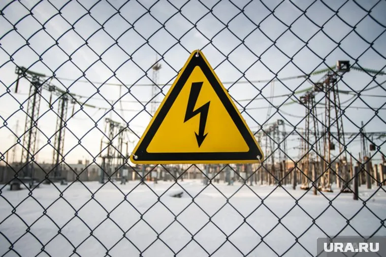 Подстанция при работе электрослесаря не была обесточена