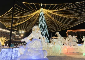 В Челябинске начали строить ледовый городок