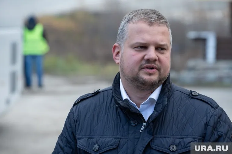 Юрия Патанина представили коллективу утром 5 мая