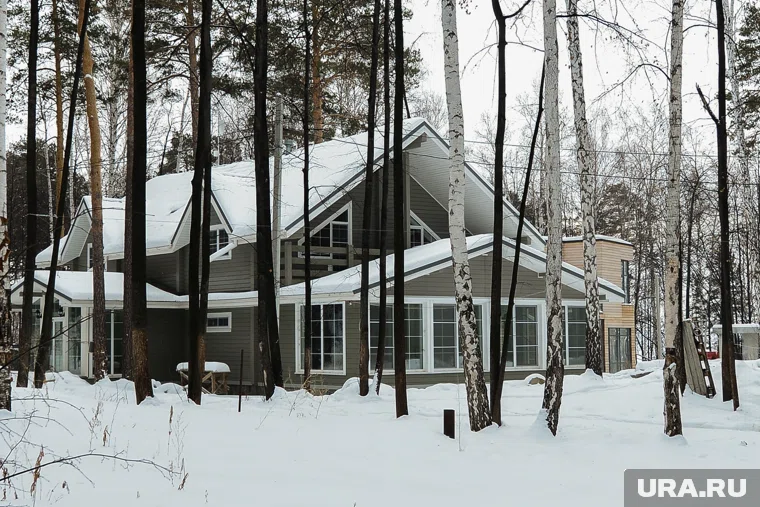 Забронировать коттедж к Новому году в среднем можно за 19 700 рублей