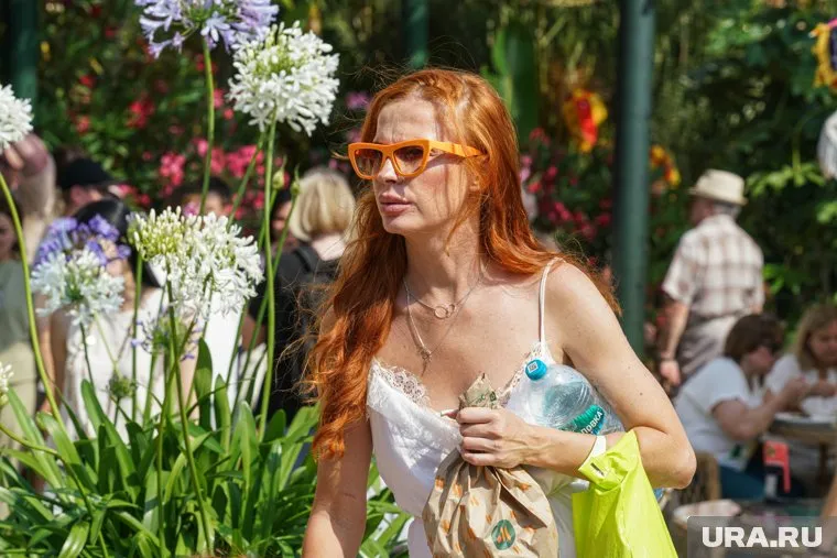 Жара в Москве начнет ослабевать уже на выходных, отметил метеоролог