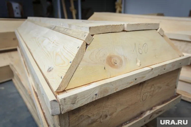 Гробы обнаружили в частном секторе среди жилых домов