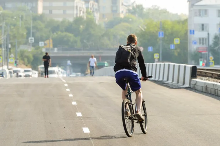 Алексей Текслер и Наталья Котова осматривают новый Ленинградский мост. Челябинск