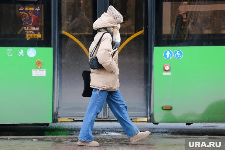 Водитель накричал на девушку и пообещал разбить ей лицо