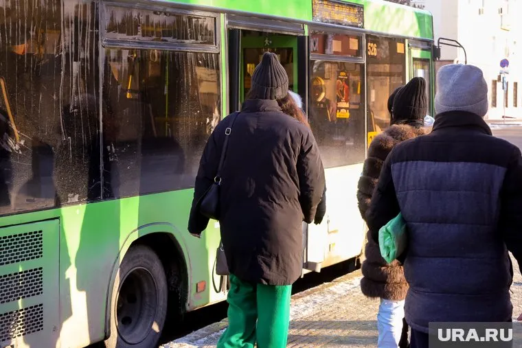 Маршрут следует из Звездного городка в сторону аэропорта Рощино
