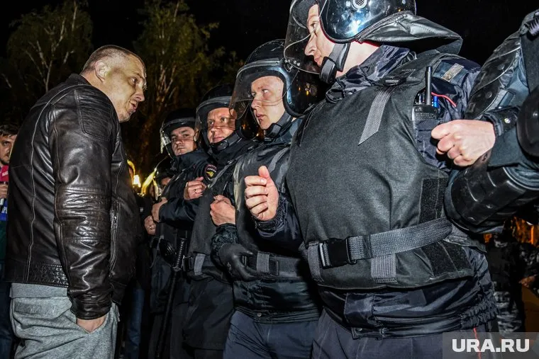 Разбираться с матерными оскорблениями в адрес полиции будет мировой судья