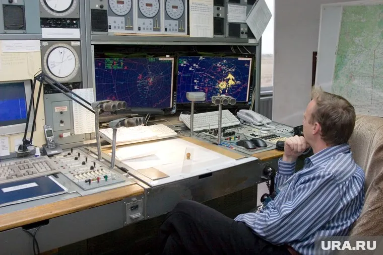 Судя по записи, члены экипажа начали эвакуацию до прибытия пожарных (фото из архива)