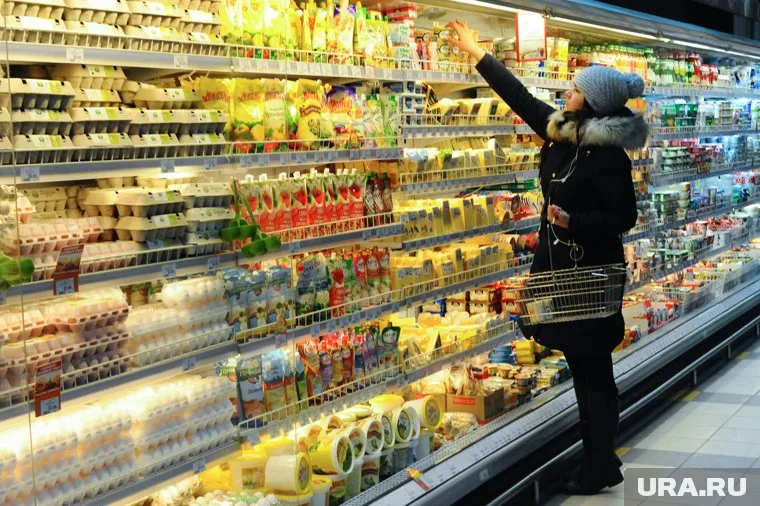 В магазинах страны еду начали продавать в кредит