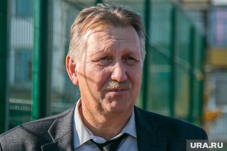 Глава Кетовского округа Олег Язовских приехал в село, где идет эвакуация людей