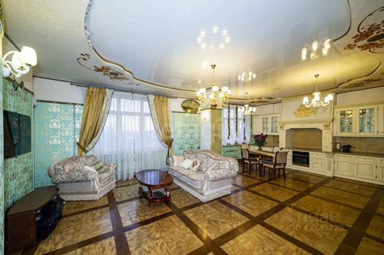 Общая площадь квартиры составляет 143,3 квадратных метров