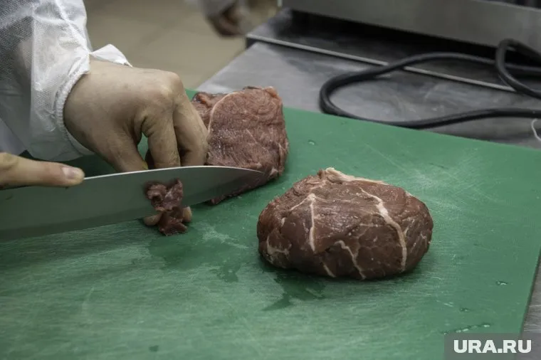 Потребители стараются покупать мясо не в специализированных магазинах или торговых сетях