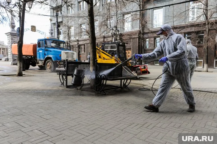 Ранцевое оборудование использовали для борьбы с клещами, теперь идет борьба с коронавирусом