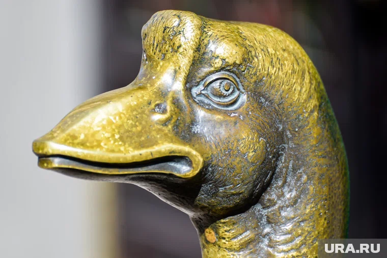 Шадринский гусь украсил въезд в город (архивное фото)