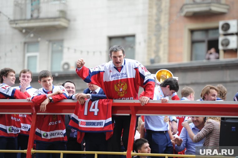 В память о «Красной машине»: какие праздники отмечают 1 декабря 2025