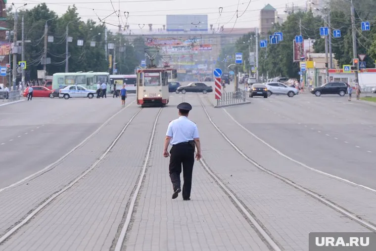 Параллельные прямые сходятся - доказано Магниткой (архивное фото)