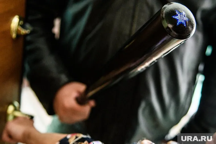 В Мегионе арестовали хулигана, избившего прохожего