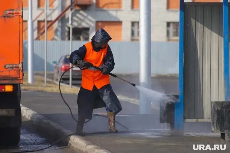 В Китае из-за коронавируса дезинфекция улиц проходит несколько раз в день