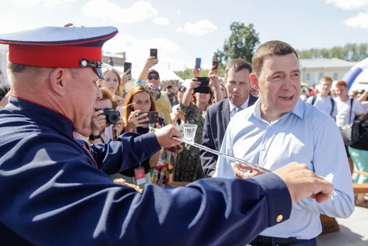 Губернатор на ярмарке в Ирбите. Свердловская область