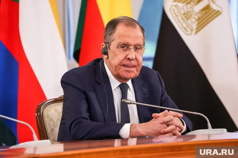 Лавров заявил, что воевать с ядерной державой бессмысленно