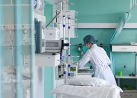 Резко выросло число отравившихся после банкета в кафе Екатеринбурга