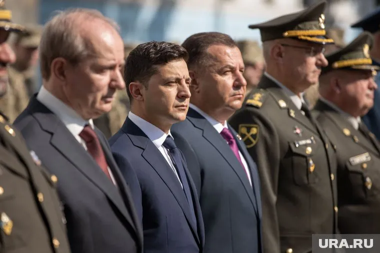 Владимир Зеленский пока не обладает полной властью над страной