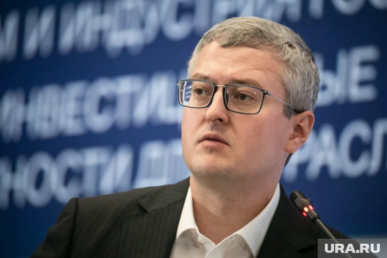 После присяги Солодову было вручено удостоверение губернатора Камчатского края