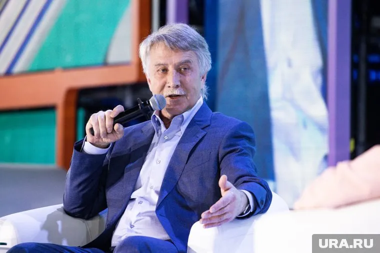 Михельсон вместе с Моором осмотрели новое здание НТЦ