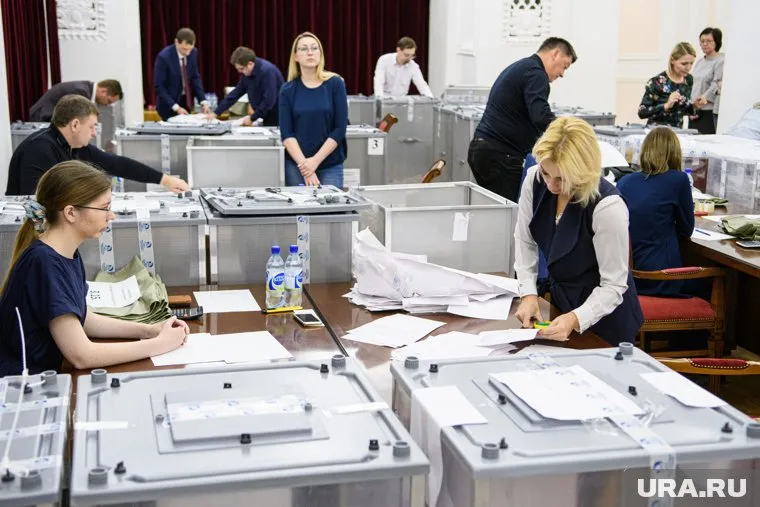 Подсчет голосов начался в полночь