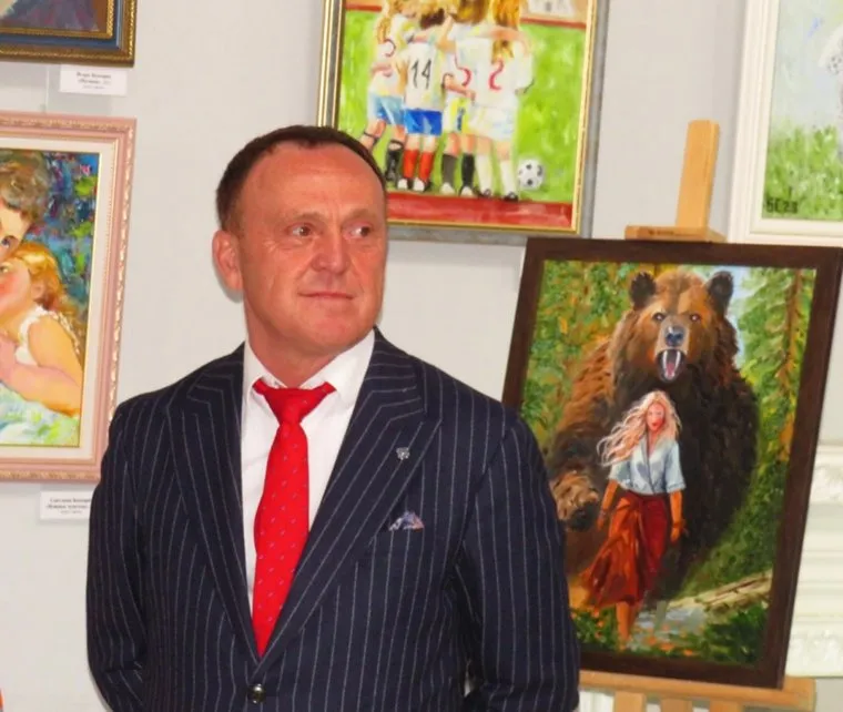 Мэр Краснокамска Игорь Быкариз откроет персональную выставку картин