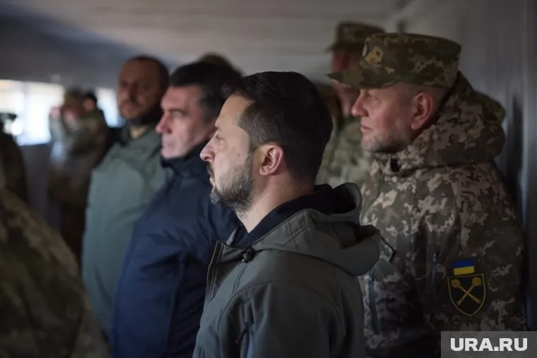 Владимир Зеленский прибыл в Красноармейск (Покровск) для встречи с военными