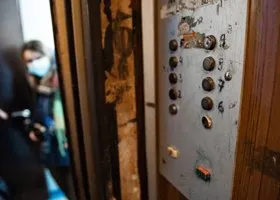 Консьерж рассказала подробности об екатеринбуржцах, чьи тела нашли в квартире с детьми