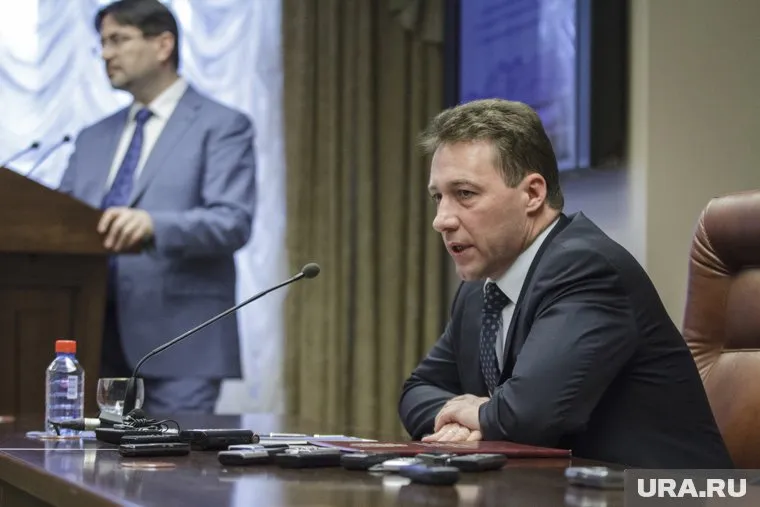 После Санкт-Петербургского форума ОНФ Игорю Холманских придется пересмотреть работу полпредства с информацией