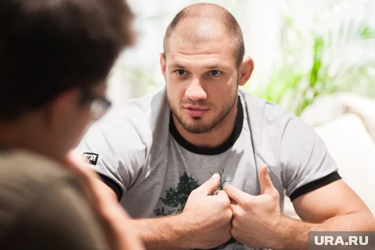 Штырков говорит, что в него дважды попадали пули