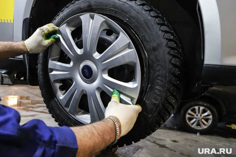 В Пермском крае менять летнюю резину на зимнюю можно во второй половине октября