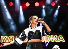 Клава Кока исполнила песню-символ ВОВ