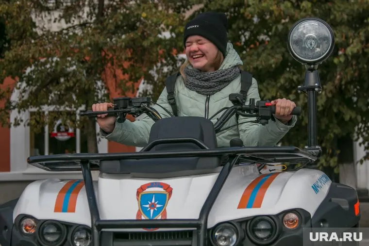 «Ямалспас» эвакуировал пятерых людей с застрявшего в тундре снегоболотохода