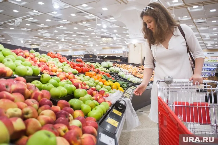 38,9% доходов россияне тратят на покупку продуктов